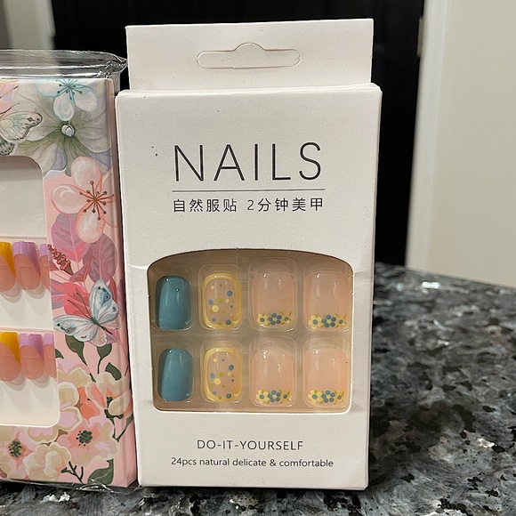 NEW Multicolor French Tip Style Flower Blue Yellow Polka Dot Nail Set Bundle - Picture 4 of 4